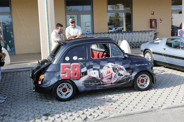 Dacia 1100 (model historyczny oparty na Renault 8)